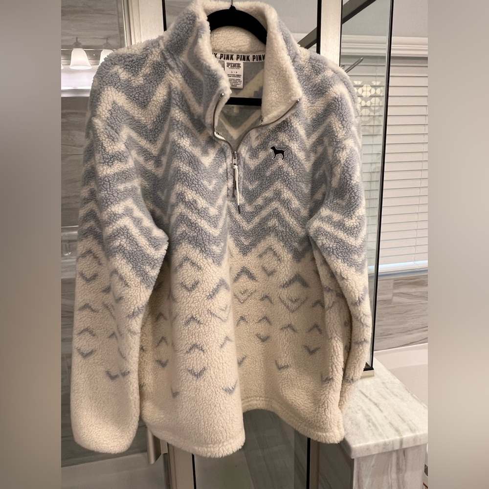 VS Pink white/blue Winter Pullover